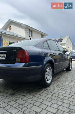 Седан Volkswagen Passat 1998 в 