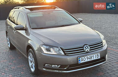 Універсал Volkswagen Passat 2012 в 