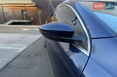 Универсал Volkswagen Passat 2012 в 
