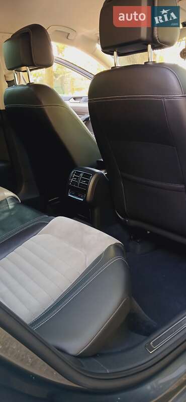 Универсал Volkswagen Passat 2016 в Киеве