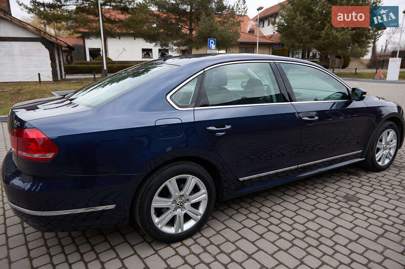 Седан Volkswagen Passat 2014 в Ивано-Франковске