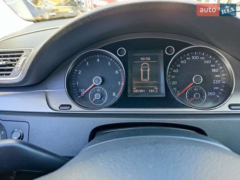 Универсал Volkswagen Passat 2012 в Одессе