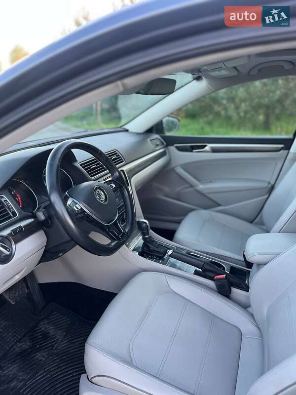 Седан Volkswagen Passat 2017 в Львові