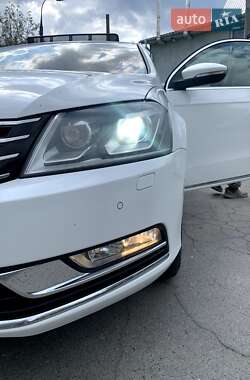 Универсал Volkswagen Passat 2011 в 