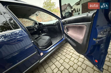Універсал Volkswagen Passat 2001 в 