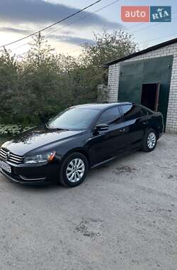 Седан Volkswagen Passat 2013 в Харкові