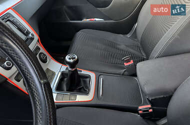 Универсал Volkswagen Passat 2009 в 