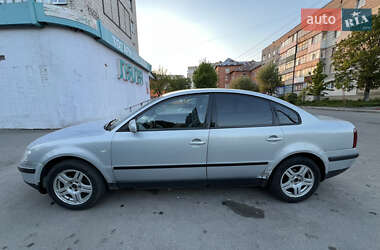 Седан Volkswagen Passat 2000 в 