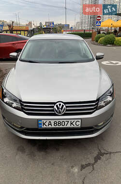 Седан Volkswagen Passat 2013 в Киеве