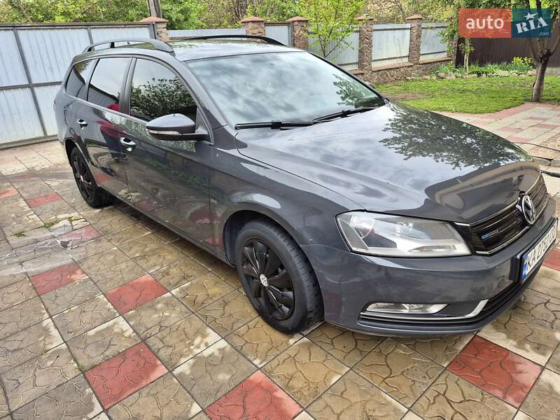 Універсал Volkswagen Passat 2011 в Києві