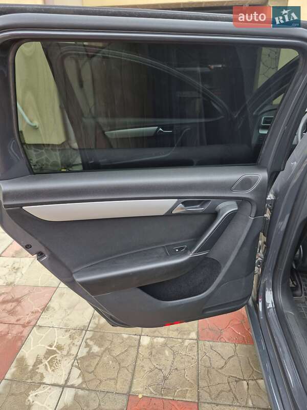 Універсал Volkswagen Passat 2011 в Києві