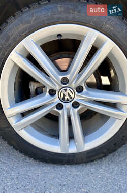 Седан Volkswagen Passat 2011 в 