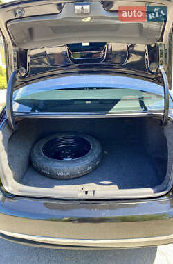Седан Volkswagen Passat 2011 в 