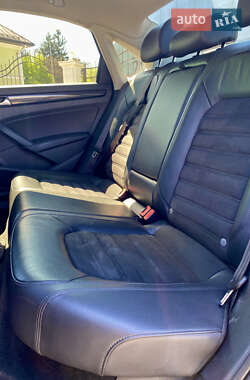 Седан Volkswagen Passat 2011 в 