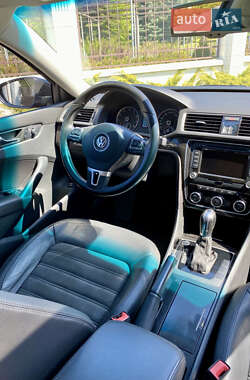 Седан Volkswagen Passat 2011 в 