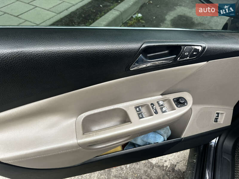 Універсал Volkswagen Passat 2005 в Львові