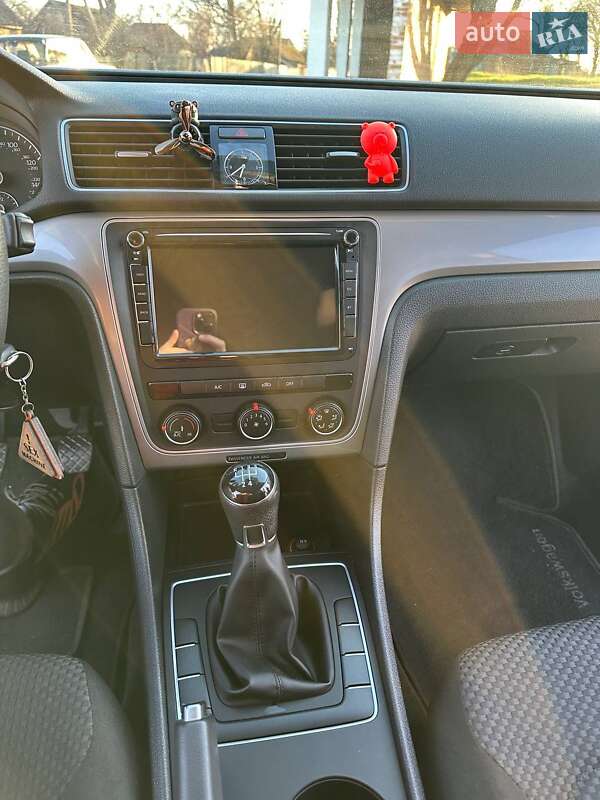 Седан Volkswagen Passat 2015 в Полтаве