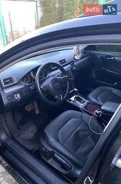 Универсал Volkswagen Passat 2011 в 