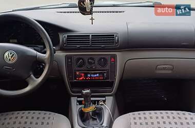 Універсал Volkswagen Passat 2000 в 