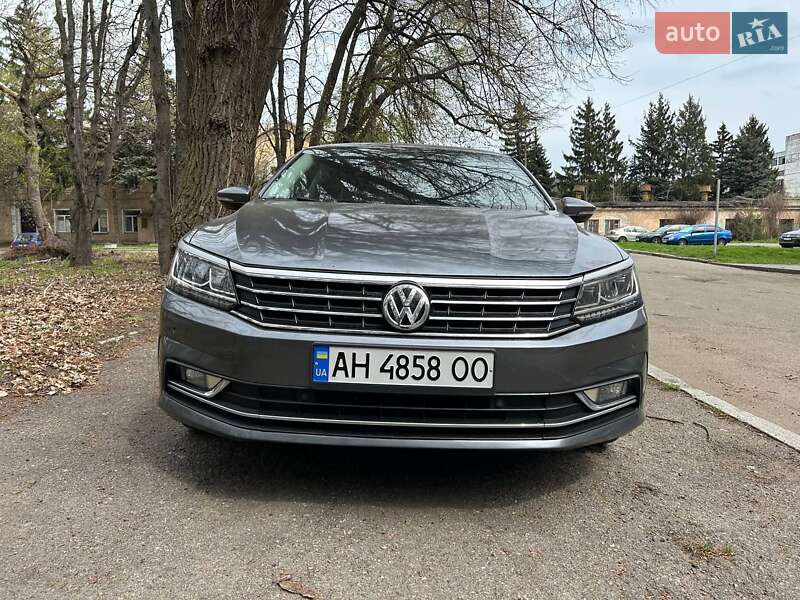 Седан Volkswagen Passat 2018 в Черкассах