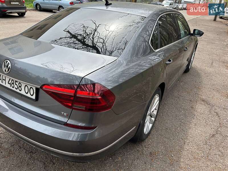 Седан Volkswagen Passat 2018 в Черкассах