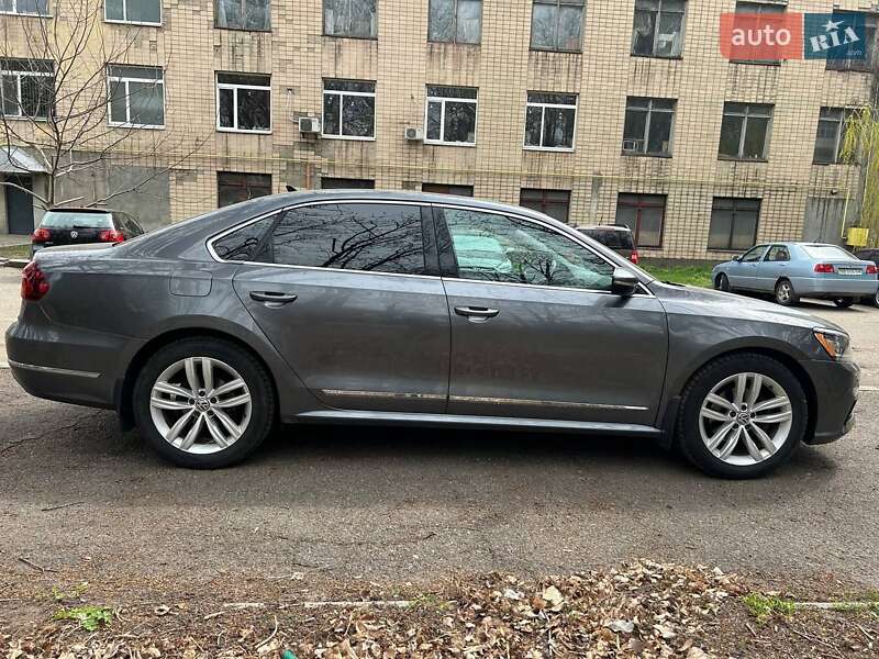 Седан Volkswagen Passat 2018 в Черкассах