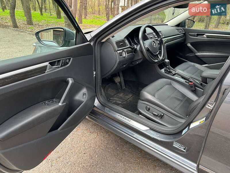 Седан Volkswagen Passat 2018 в Черкассах