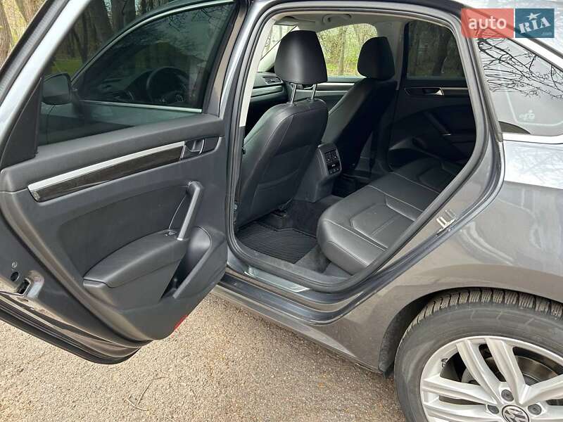 Седан Volkswagen Passat 2018 в Черкассах