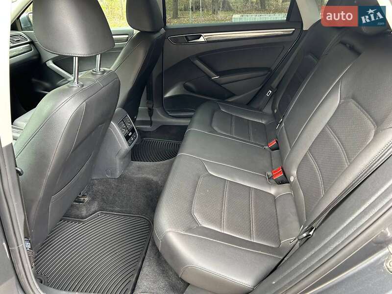 Седан Volkswagen Passat 2018 в Черкассах