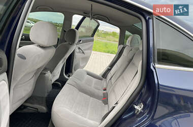 Седан Volkswagen Passat 2002 в 