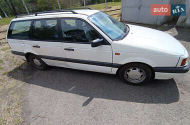 Універсал Volkswagen Passat 1993 в 