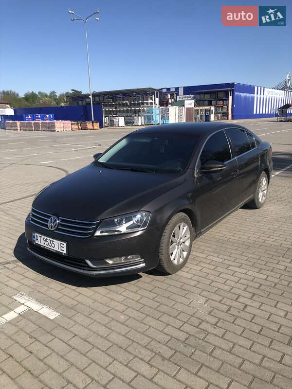 Седан Volkswagen Passat 2010 в Коломые