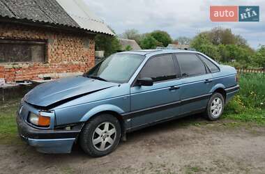 Седан Volkswagen Passat 1991 в Кременце