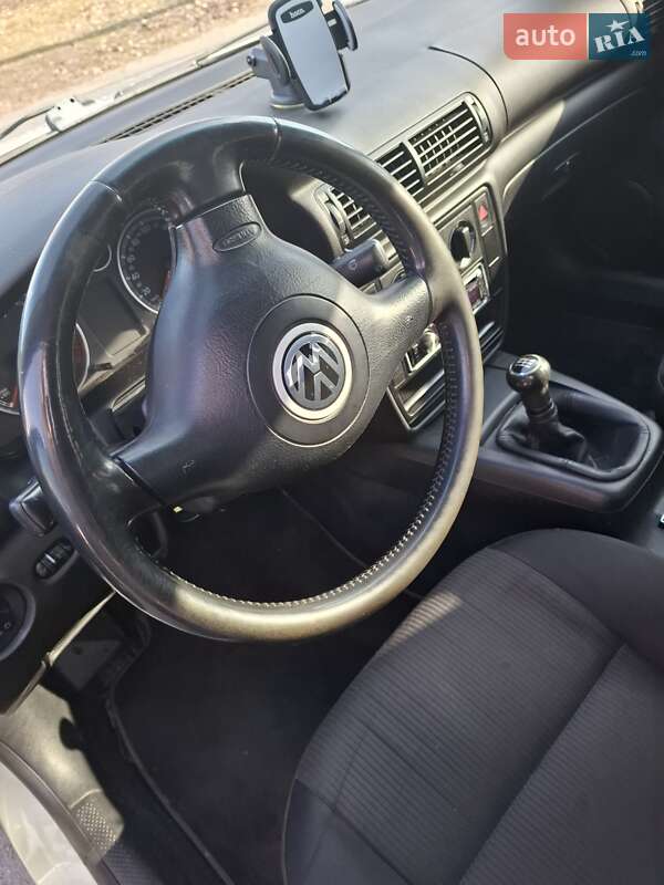 Седан Volkswagen Passat 2000 в Киеве