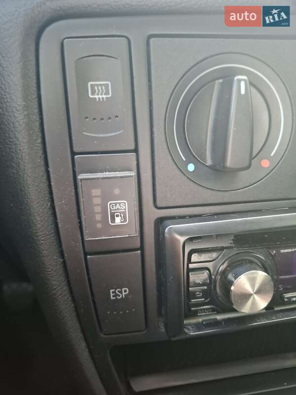 Седан Volkswagen Passat 2000 в Киеве