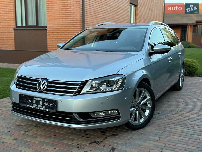 Універсал Volkswagen Passat 2012 в 