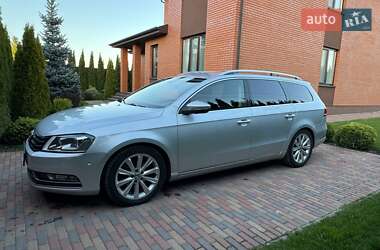 Універсал Volkswagen Passat 2012 в 