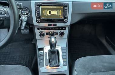 Універсал Volkswagen Passat 2012 в 