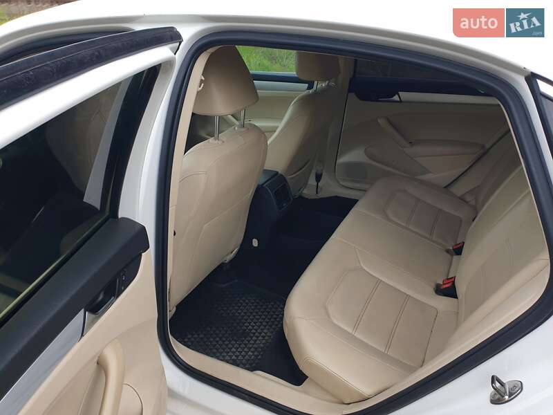 Седан Volkswagen Passat 2012 в Крыжополе