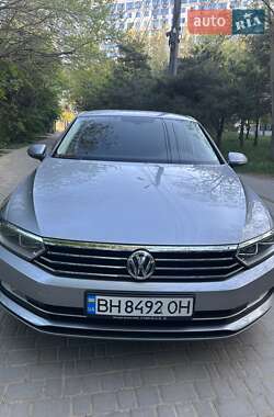 Седан Volkswagen Passat 2018 в Одесі