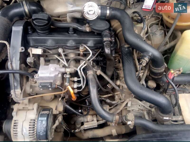 Универсал Volkswagen Passat 1996 в Зняцево