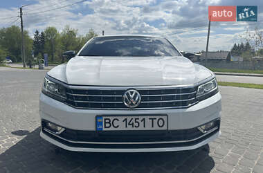 Седан Volkswagen Passat 2017 в Львові