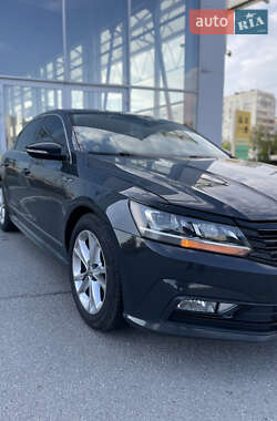 Седан Volkswagen Passat 2017 в 