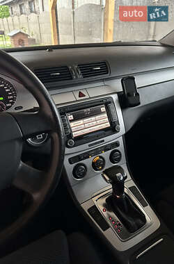 Універсал Volkswagen Passat 2009 в 