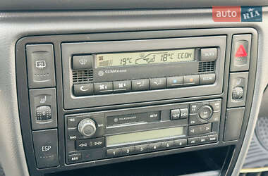 Седан Volkswagen Passat 2004 в 