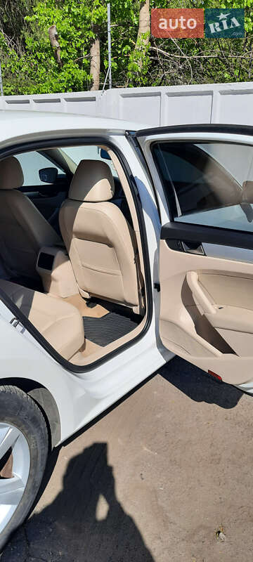 Седан Volkswagen Passat 2012 в Одессе
