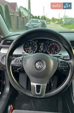 Універсал Volkswagen Passat 2010 в 