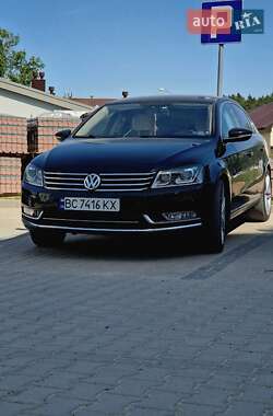 Седан Volkswagen Passat 2012 в Стрию