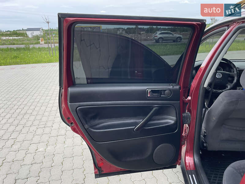 Універсал Volkswagen Passat 2001 в Львові