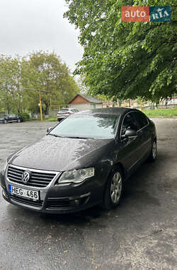 Седан Volkswagen Passat 2007 в Звягеле